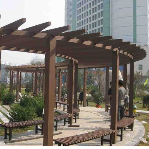 呼和浩特地区自治区街心花园弧形休闲塑木葡萄架花架施工工程案例